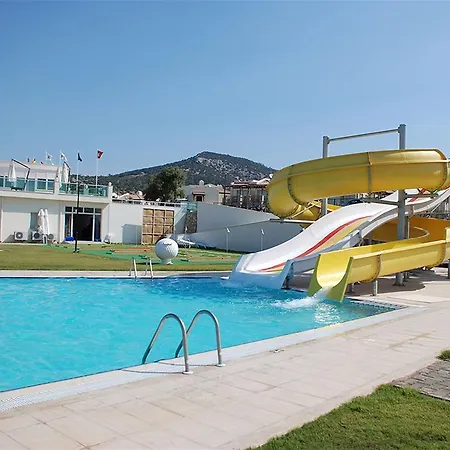Apollonium Beach Flats And Villas فيلة