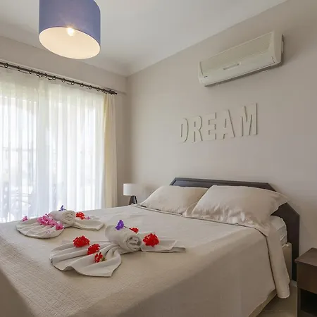 Apollonium Beach Flats And Villas فيلة